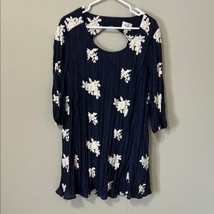 Beige by ECI Bohemian Floral Embroidered Shift Dress Scoop Neck 3/4 Sleeve SizeL